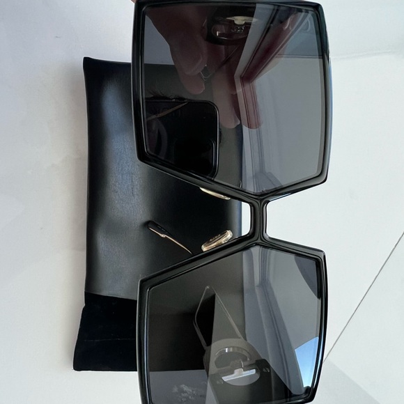 Authentic Dior sunglasses - Picture 6 of 8